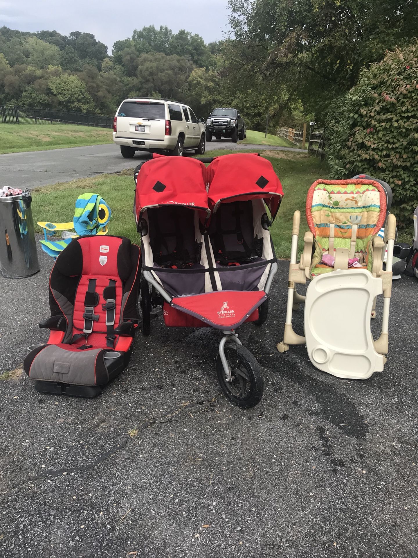 Double stroller Bob, car seats , highchair, Graco pack and play, little desk