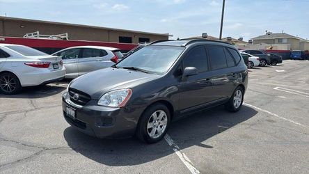 2008 Kia Rondo