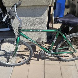 Trek 800 Mountain Bike 19.5inch