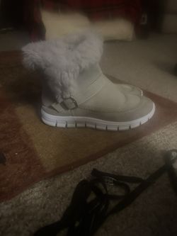 Girls Gray Boots : 41/2 : $15: Cash Only