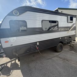 2022 Viking 17BH