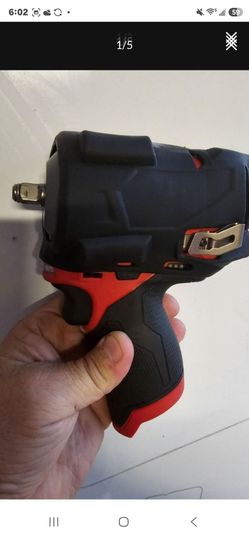 Milwaukee M12 3 / 8 Stubby Impact