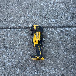 ATOMIC 20V MAX Lithium-Ion Cordless Brushless Oscillating Multi Tool