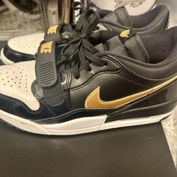 $70 OBO Nike Air Max Sz 11.5 