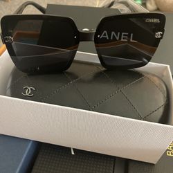 Woman’s Sunglasses