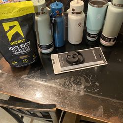 brand new hydro flask cups and caps and straws with protein !!