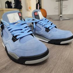 Jordan 4 UNC Colorway