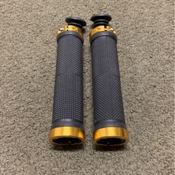 Mountain Bike handlebar grips With Clamps And End plugs