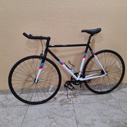 STATE BICYCLE 55 CM 700 C WHEELS LIKE NEW ( CHECK MY OTHER BIKES) 