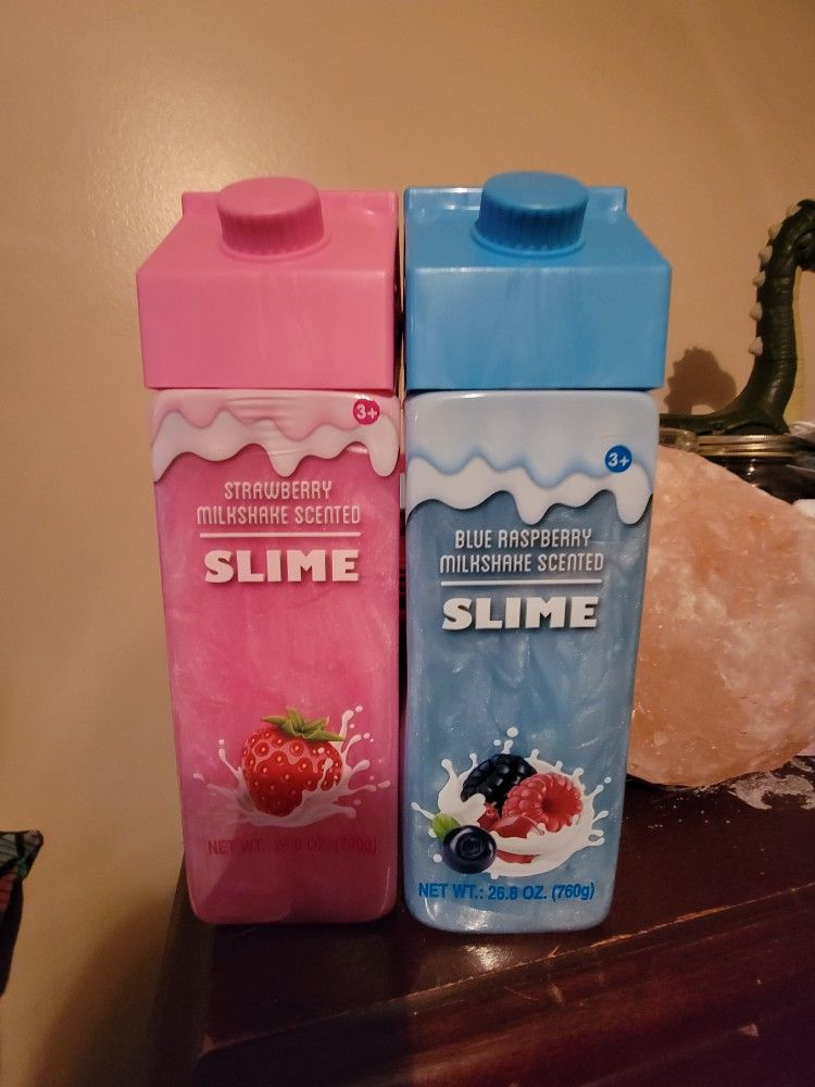 (NEW) 26 OZ OF SCENTED SLIME. BOTH FOR ONE PRICE.