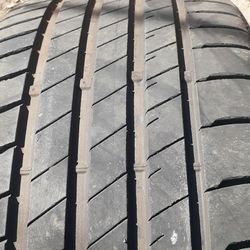 1 BRIDGESTONE  TIRE  235/35 R19