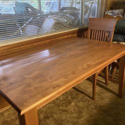 Dining Table  With Center Leaf And  8 Chairs