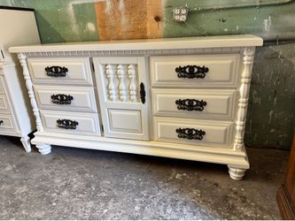 Beautiful 9 Drawer Dresser