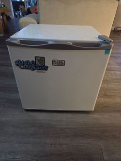 BLACK+DECKER 1.2 Cu. Ft. Compact Upright

Freezer