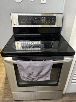 LG Glass Top Stove