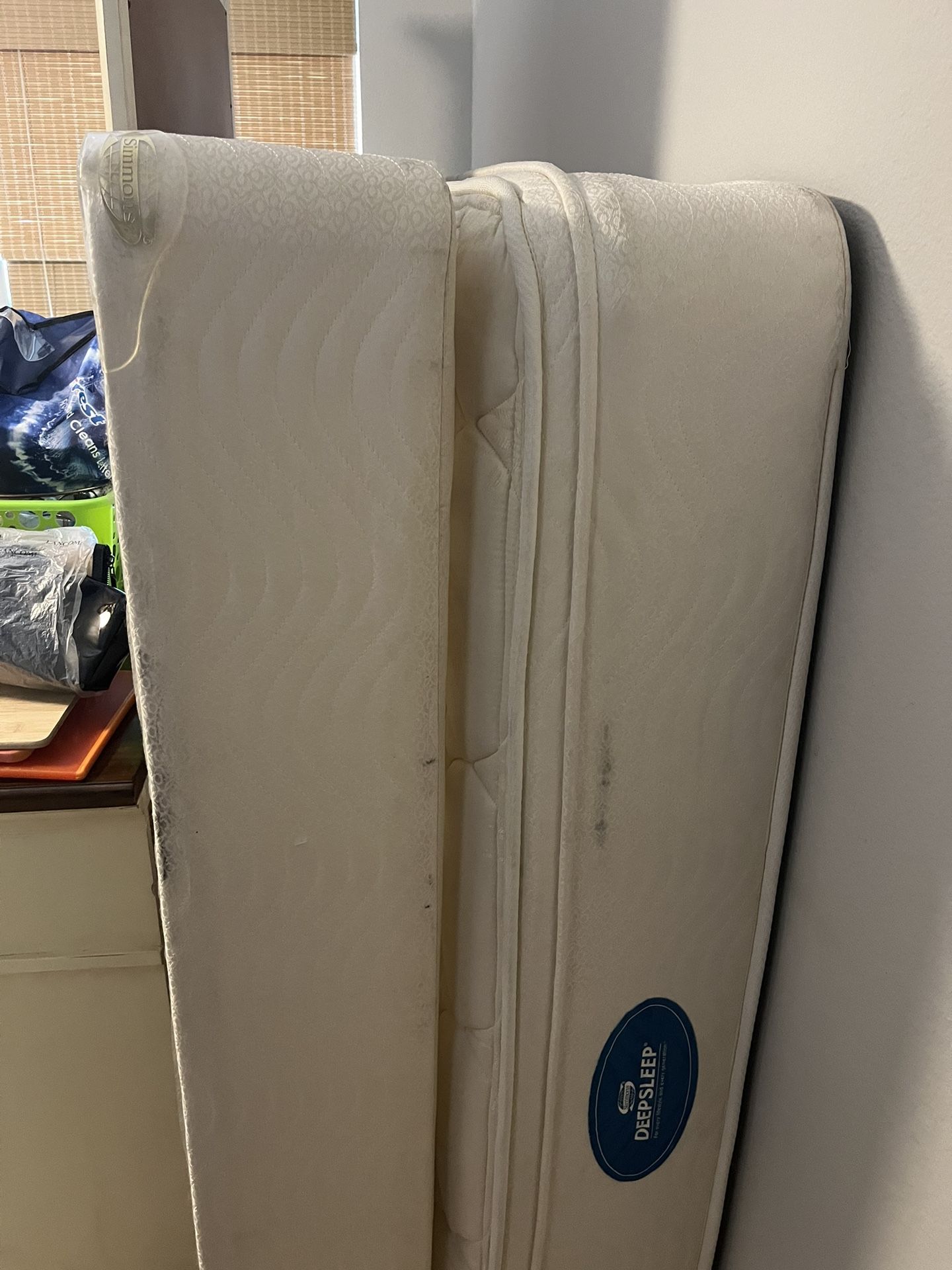 Queen Size Simmons Matress/Spring Box