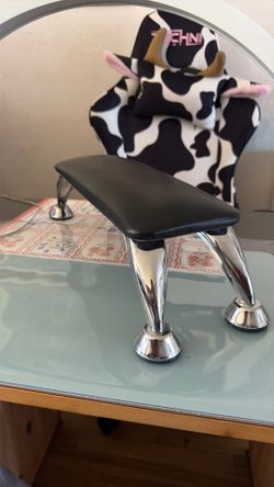 nail arm rest