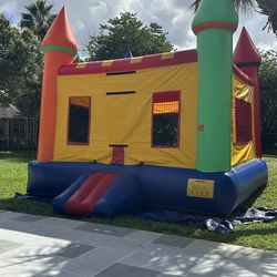 Bounce house 15x15