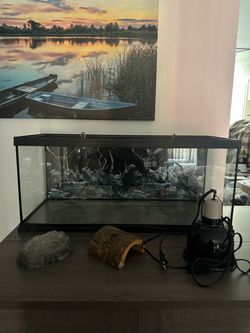 20 gallon reptile tank with locking pins &  accessories
