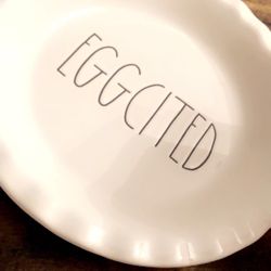 Rae Dunn EGGCITED Pie Plate