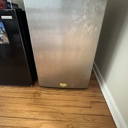 Haier Mini Fridge