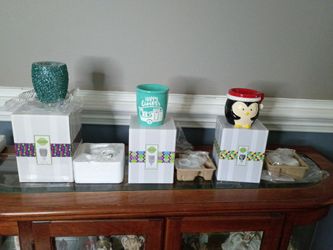 SCENTSY WAX PLUG INS "TEAL GLIMMER", "CAMPING"  AND CHRISTMAS 🎁 PENGUIN ALL NIB
