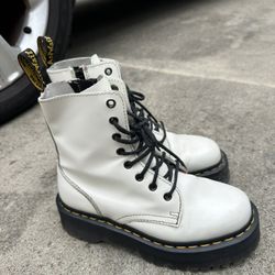 White doc martens Jadon Size 7 W