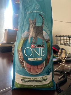 Purina ONE +Plus Indoor Advantage dry cat food 5 lbs 2oz pounds ounces