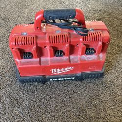 Milwaukee M12 and M18 Lithium-Ion 6-Port Sequential Rapid Battery Charger
