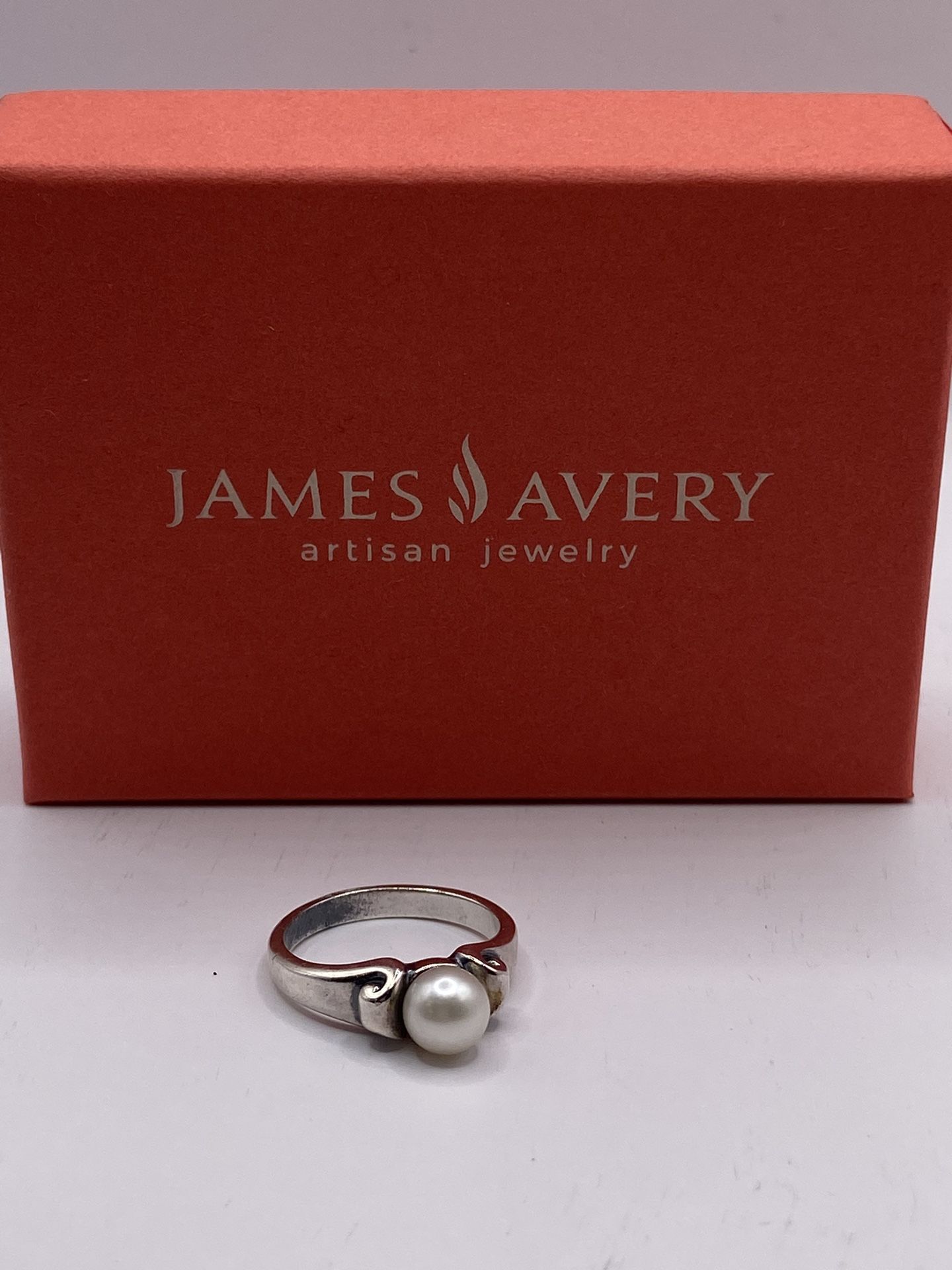Retired James Avery Pearl Ring