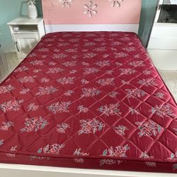 Double Bed - Pink & White