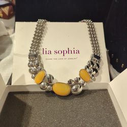 Gorgeous Vintage Lia Sophia 

 Yellow Acrylic Cabochon and SIlver Tone Bead Ball Chain Necklace

