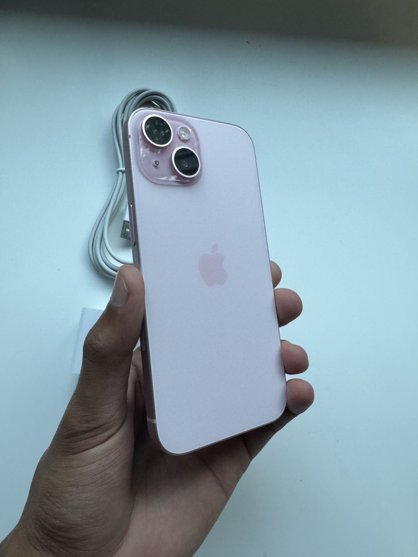 iPhone 15 (Pink) – 128 GB, Unlocked, 85 % Battery