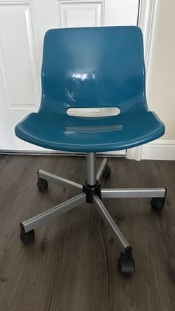 Turquoise Or White Color Swiveling Chairs $7 Each