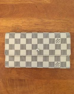 LOUIS VUITTON White Damier Azur Canvas Emilie Wallet
