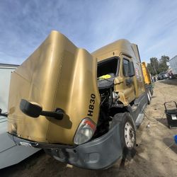 Parts For Freightliner 