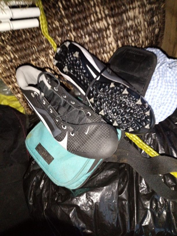 Nike Alpha Menace 4 Agility X Power Football Cleets M 13