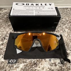 New Oakley Bxtr Metal 24K Prizm Gold Sunglasses