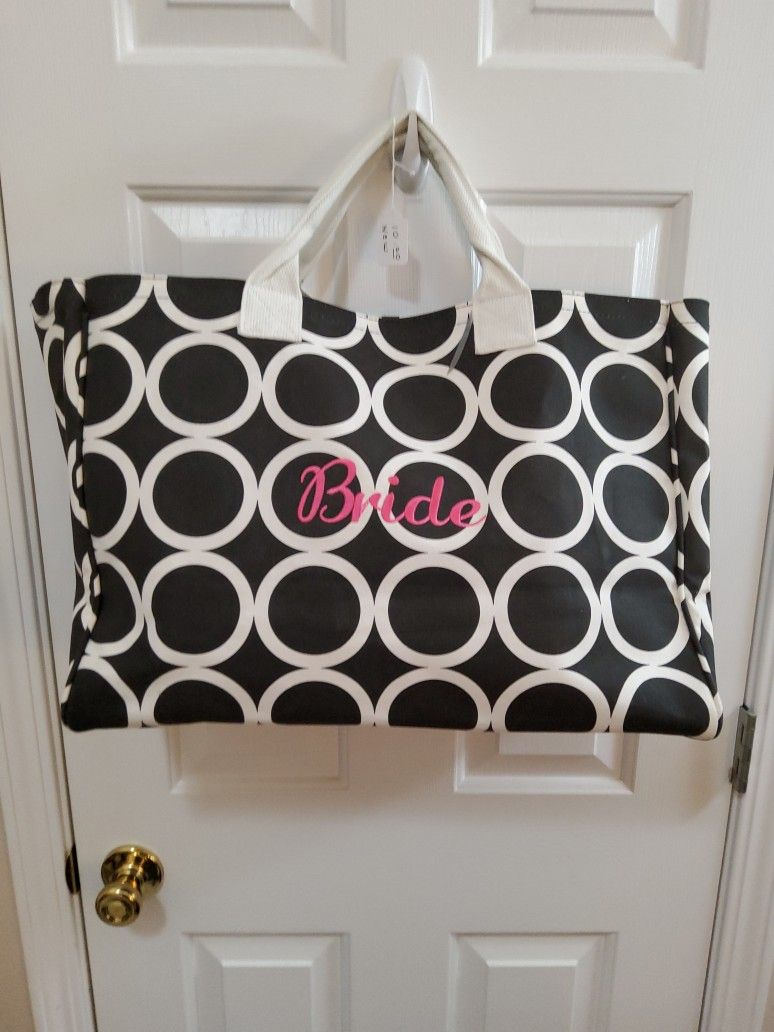 Brand New Bride ,S Bag Its A Nice size Will hold Alot Of Items . Size . 19"× 19"× 8" .