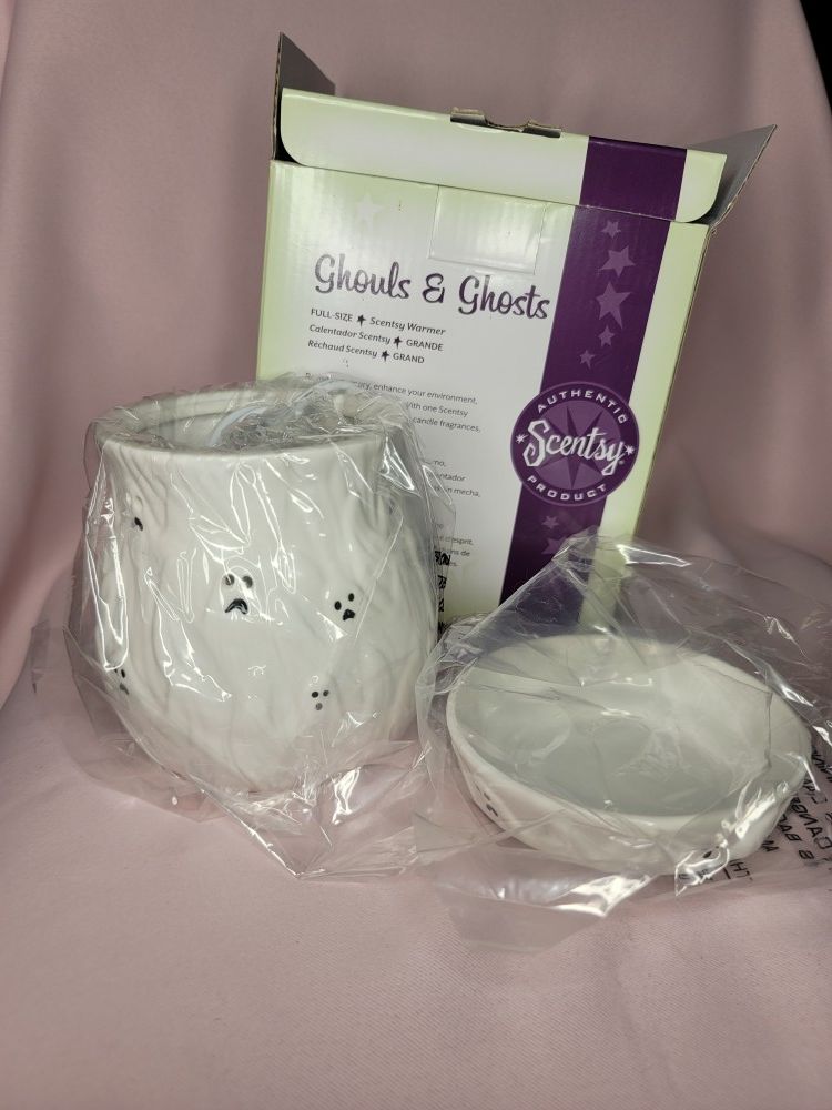 Ghouls and Ghosts Scentsy warmer