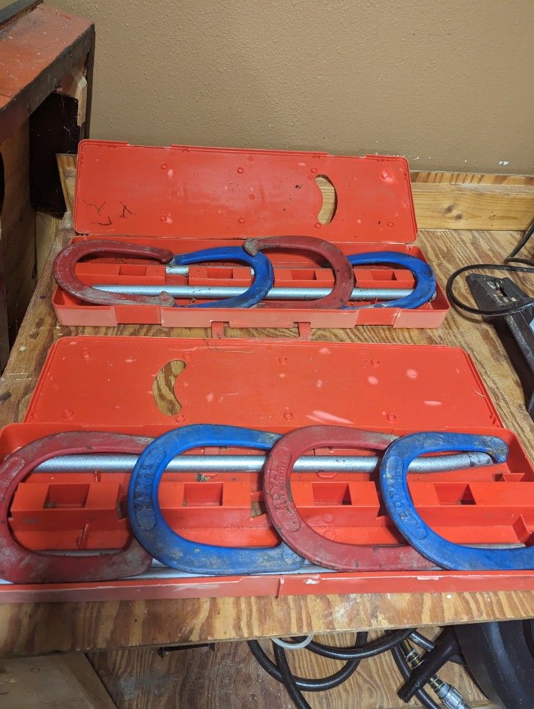 Set Of 2 Steel Horseshoe Sets