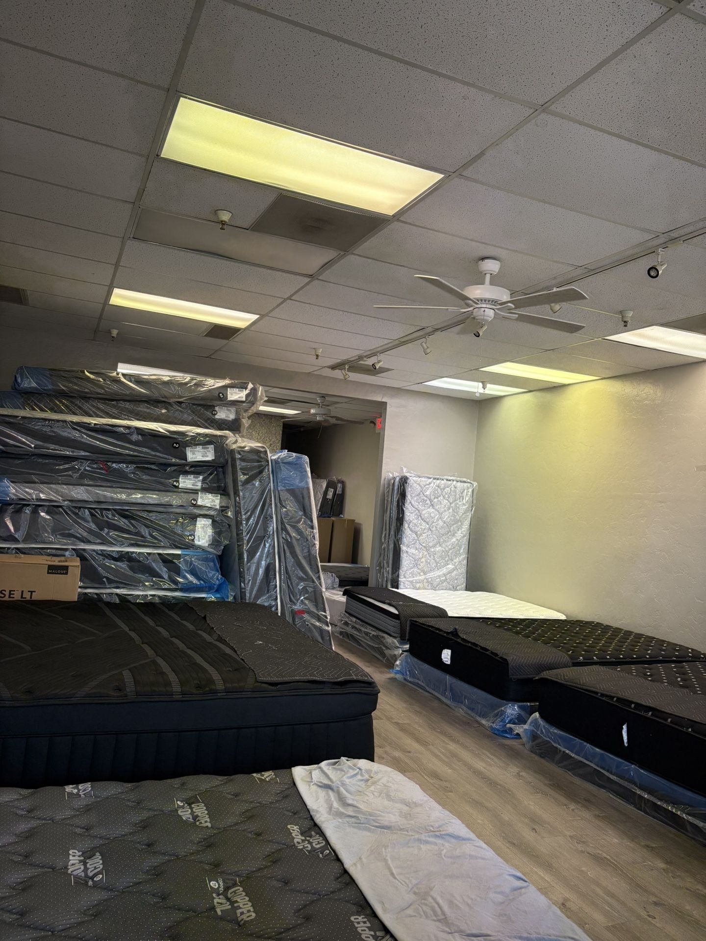 Tucson! It’s Hot. Let’s Get You Into A Cooling Top Mattress 30% To 70% Off Retail.