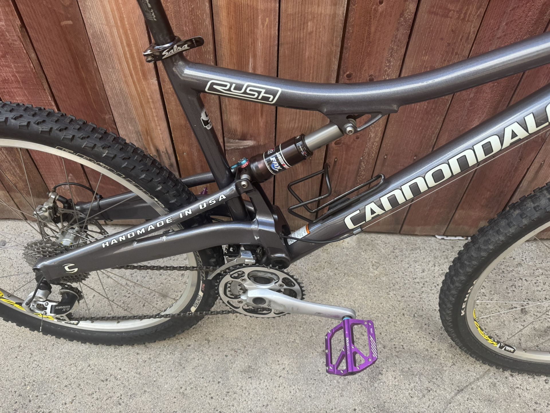 2006' - 26' MTB CANNONDALE LEFTY RUSH / 9 Speed / Aluminum Frame