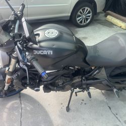  2016 Ducati Monster 821