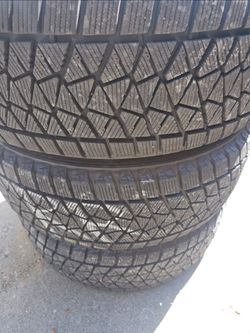 Set of 17" tires