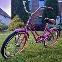 Great Ladies Cruiser Bike. Columbia Newport. 24” Wheels. Medium Frame. All Original and Excellent Condition. Nice Smooth Ride. Adjustable to Riders .