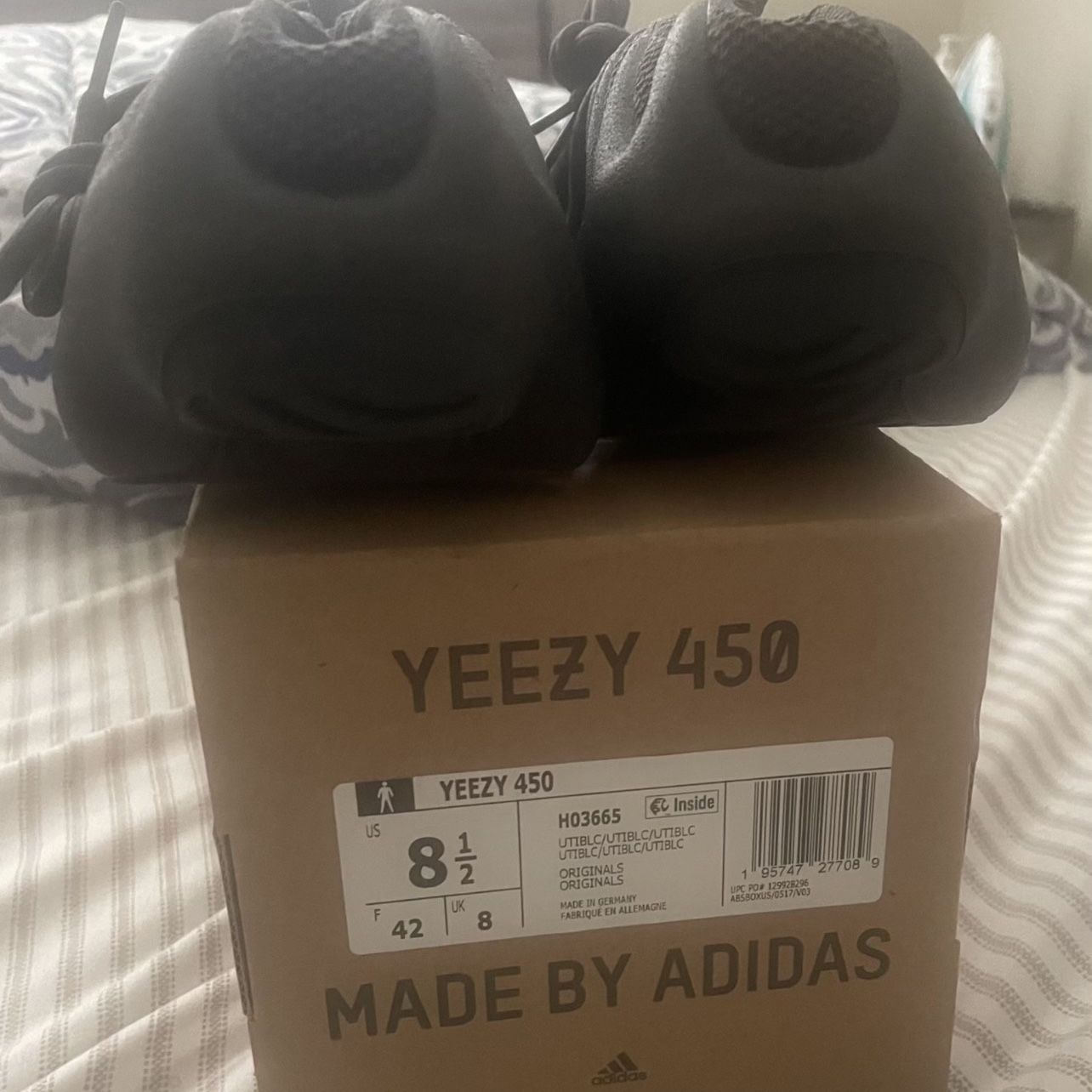 Blk Yeezy 450