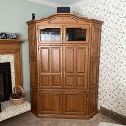 TV cabinet made by hooker solid Oak 46 inches wide