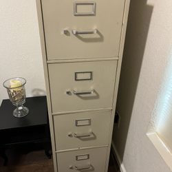 4 drawer Metal filing cabinet