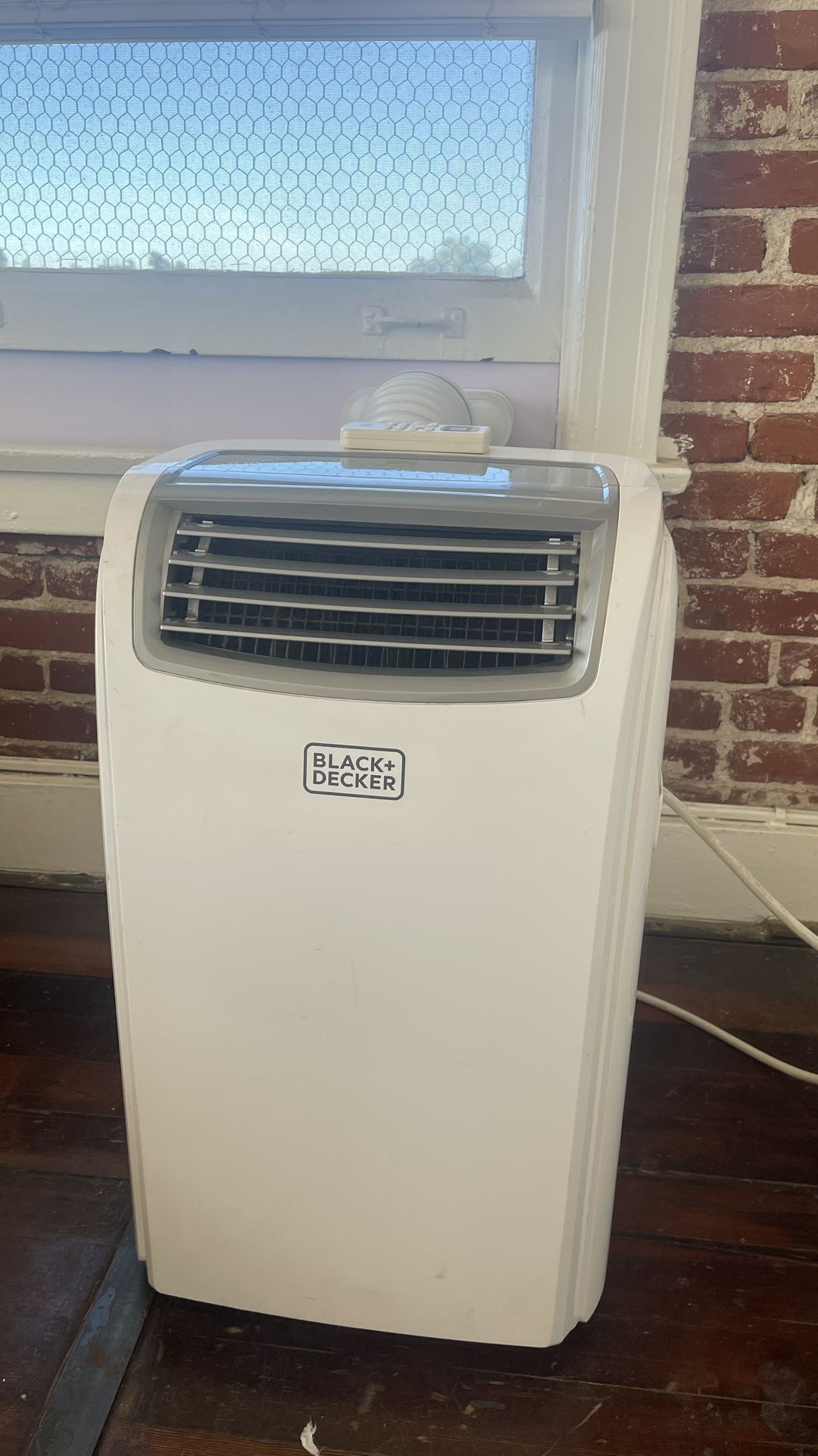 Black + Decker AC unit 